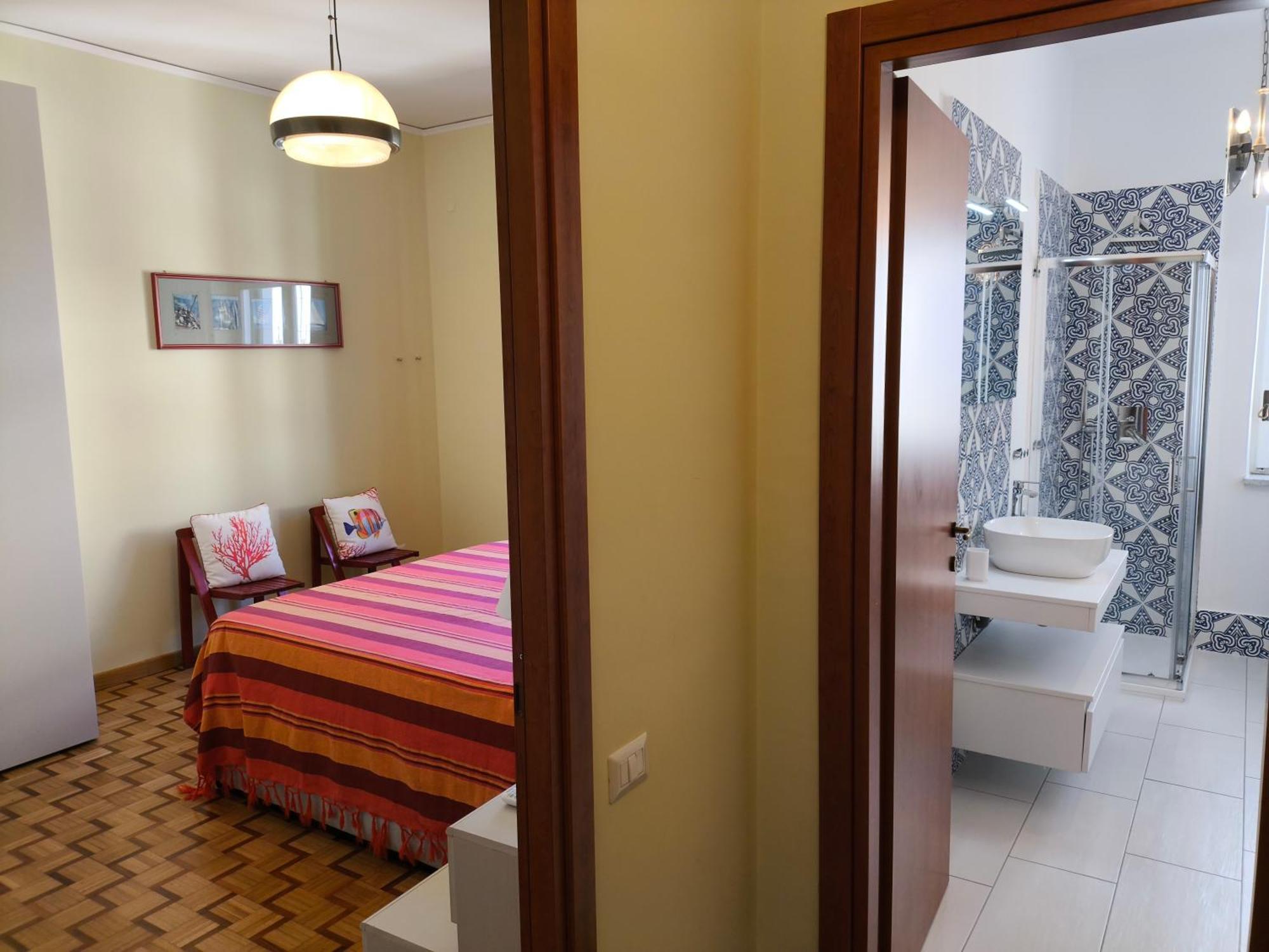 Casa Mar - Elegant Apartment With Pool And Panoramic Terrace In The Heart Of Sorrento Bagian luar foto