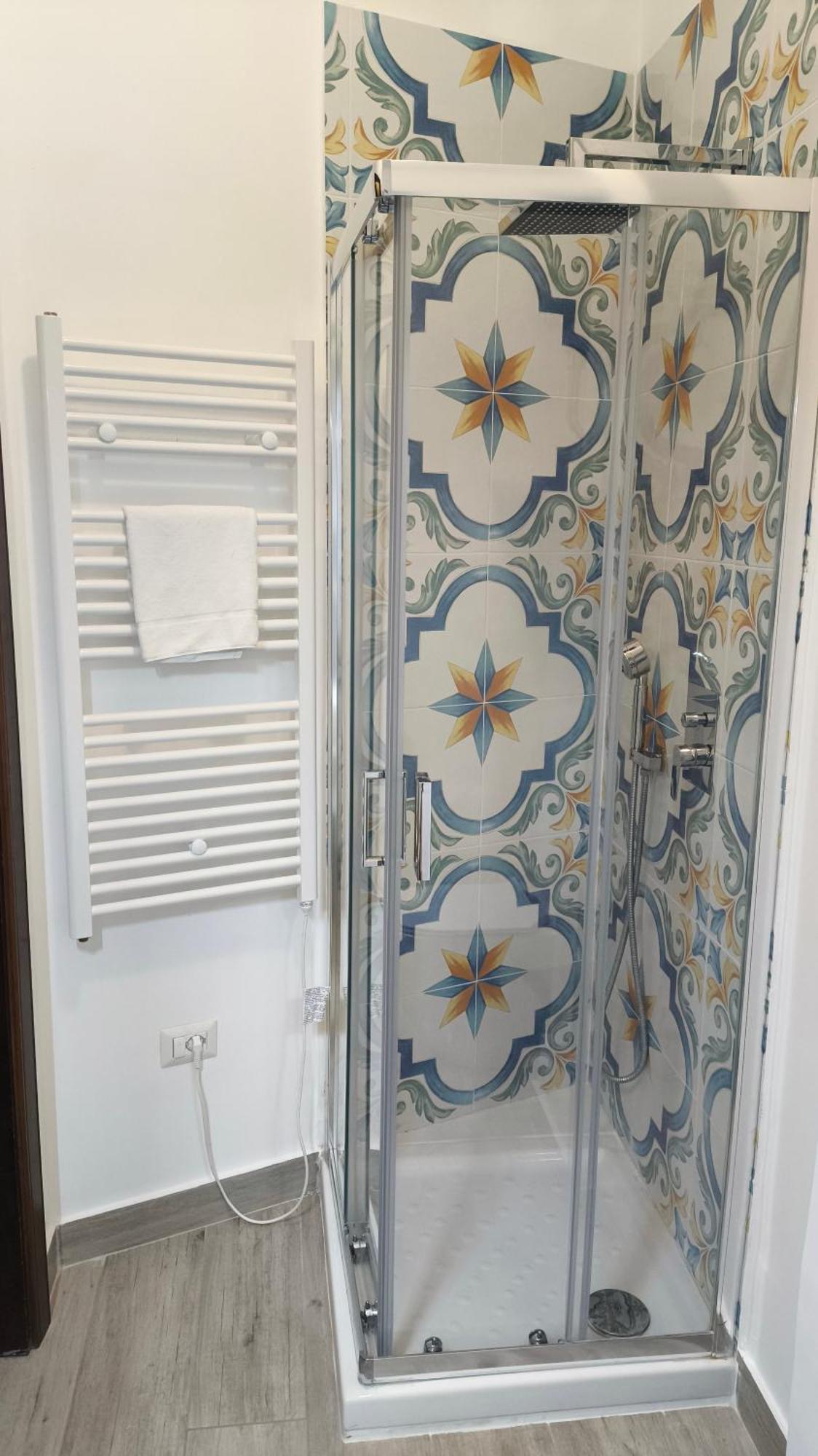 Casa Mar - Elegant Apartment With Pool And Panoramic Terrace In The Heart Of Sorrento Bagian luar foto