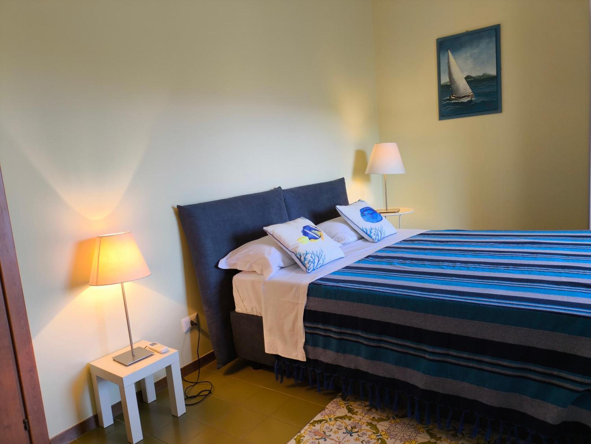 Casa Mar - Elegant Apartment With Pool And Panoramic Terrace In The Heart Of Sorrento Bagian luar foto