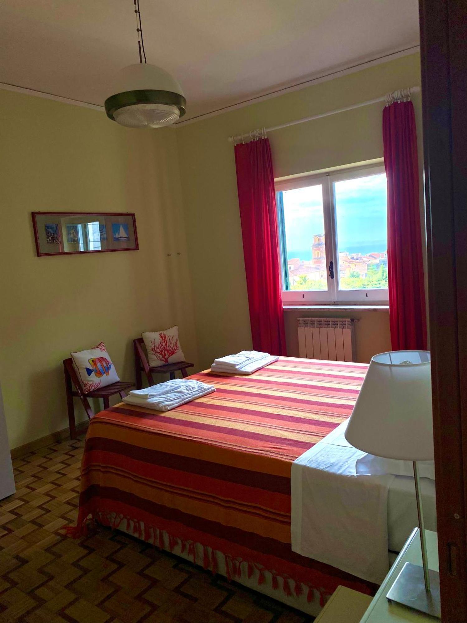 Casa Mar - Elegant Apartment With Pool And Panoramic Terrace In The Heart Of Sorrento Bagian luar foto